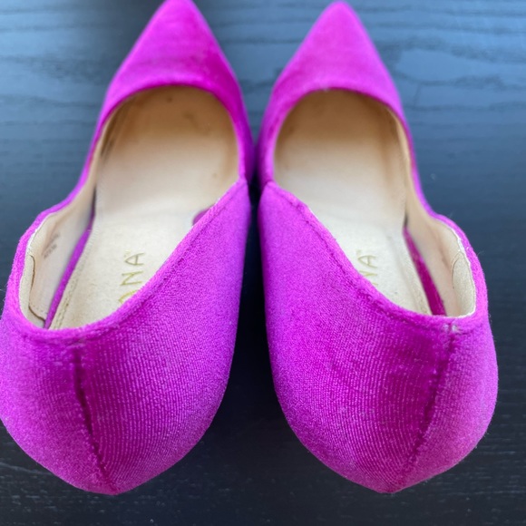 Hot Pink Pointed Toe Heels - Picture 2 of 6